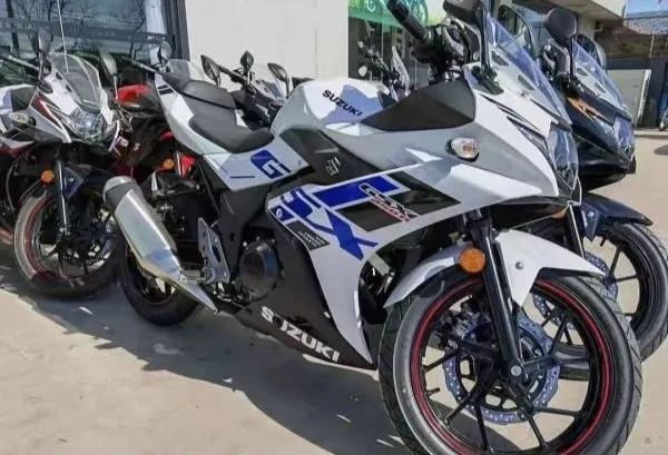 铃木GSX250全新车型图片展示与详细评测